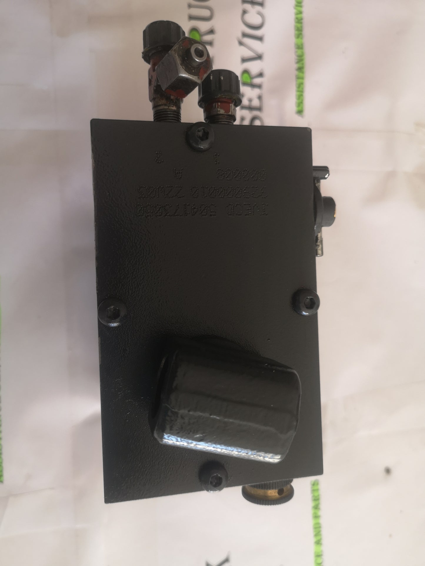 Pompa Manuale Ribaltamento Cabina IVECO Eurotrakker - Ricambio OEM 504173050 - Originale e Compatibile